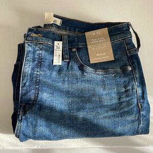 Madewell Middle School-Rise Kick Out Jeans